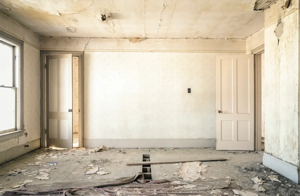 Waste disposal crew managing a cleanout project in Ravenna